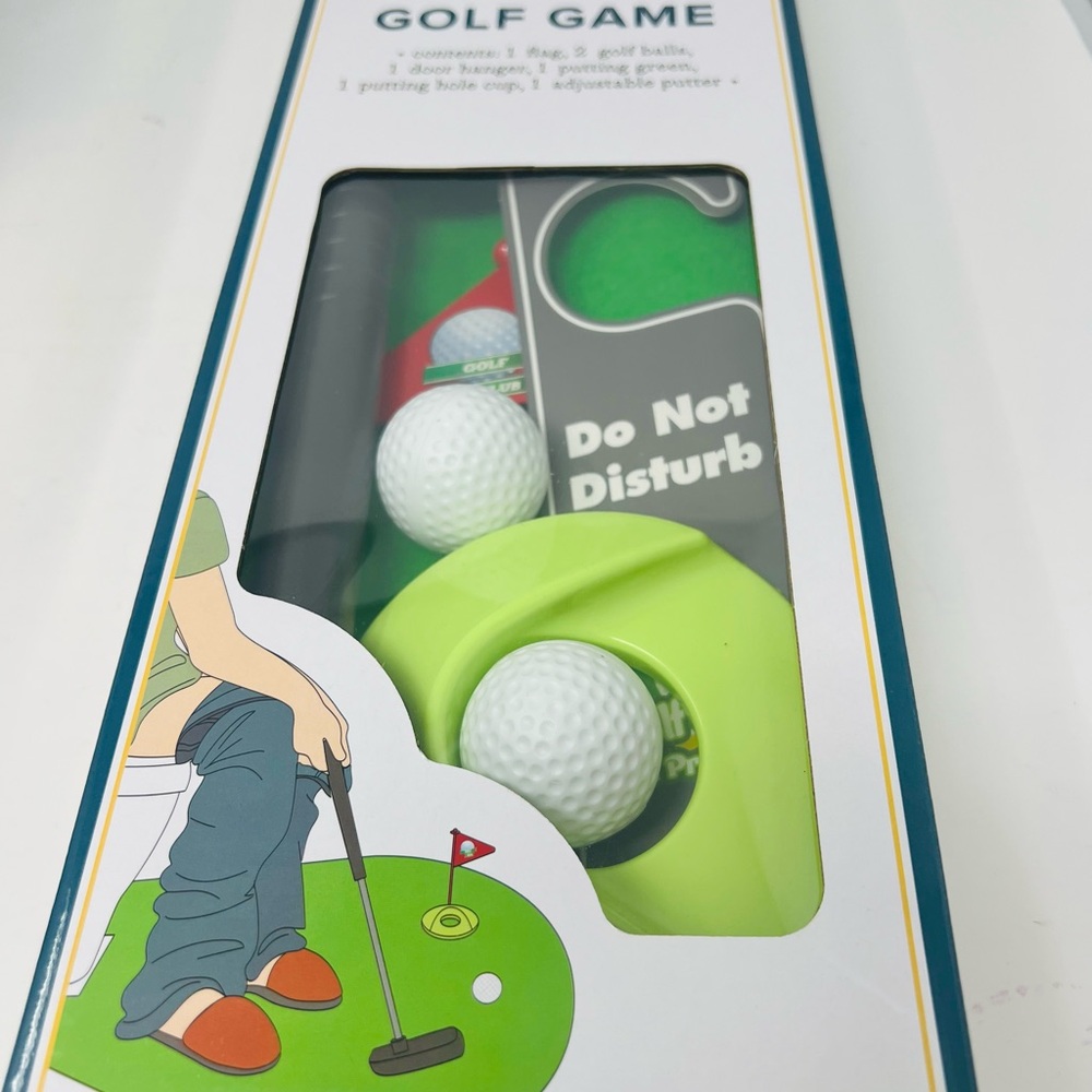 NWT Golf Game Set with Green